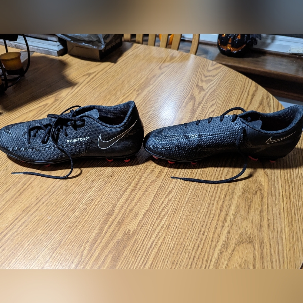 Soccer cleats